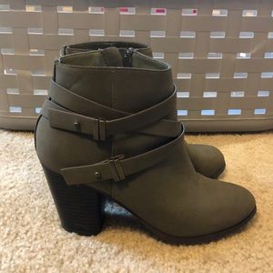 Heel booties